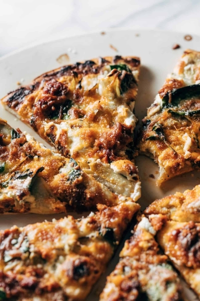 The Absolute Easiest Spinach and Artichoke Pizza